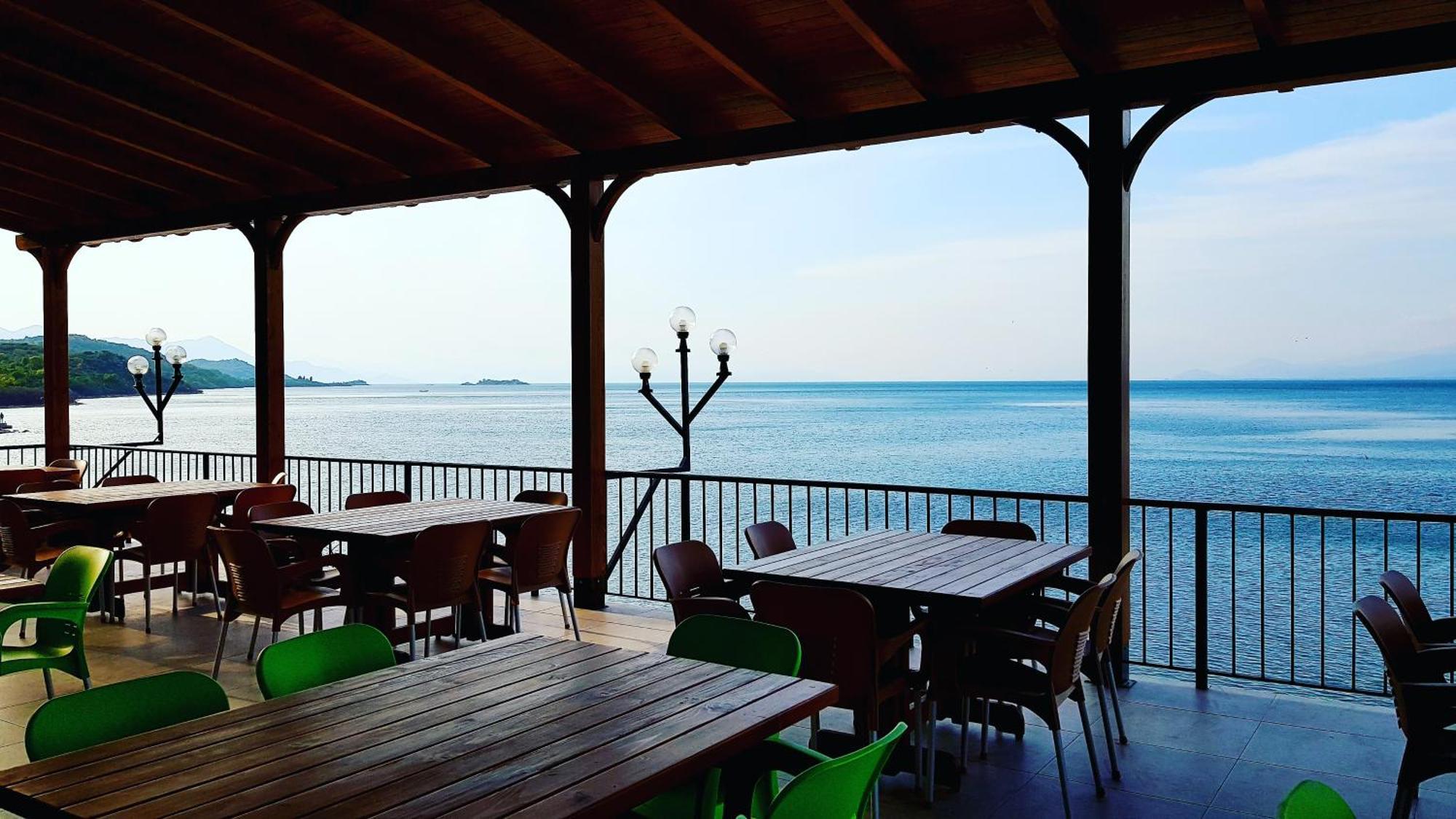 Rooms Lake View Balani Restaurant Shkodër Eksteriør billede