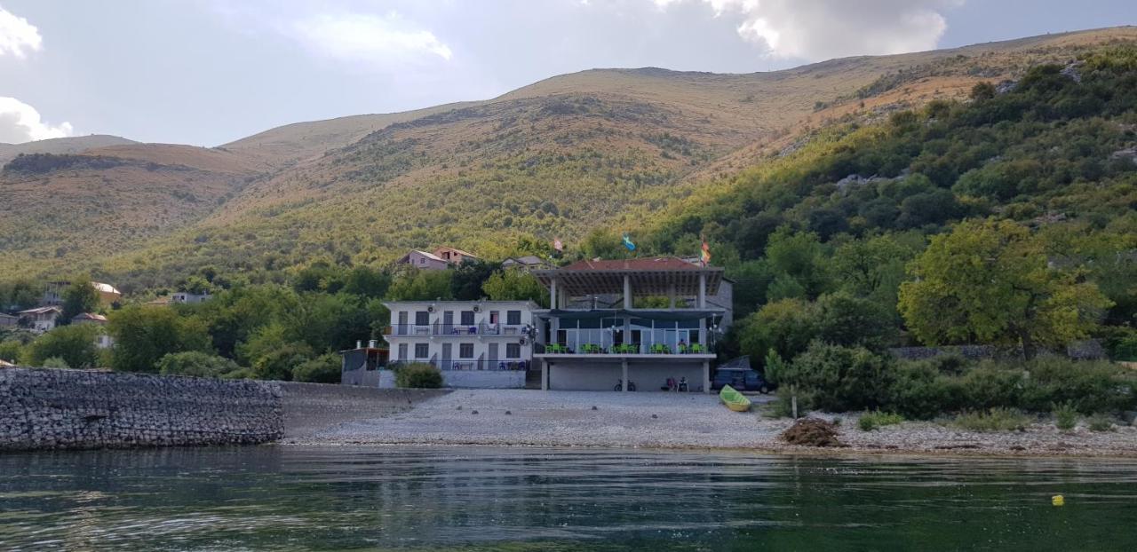 Rooms Lake View Balani Restaurant Shkodër Eksteriør billede