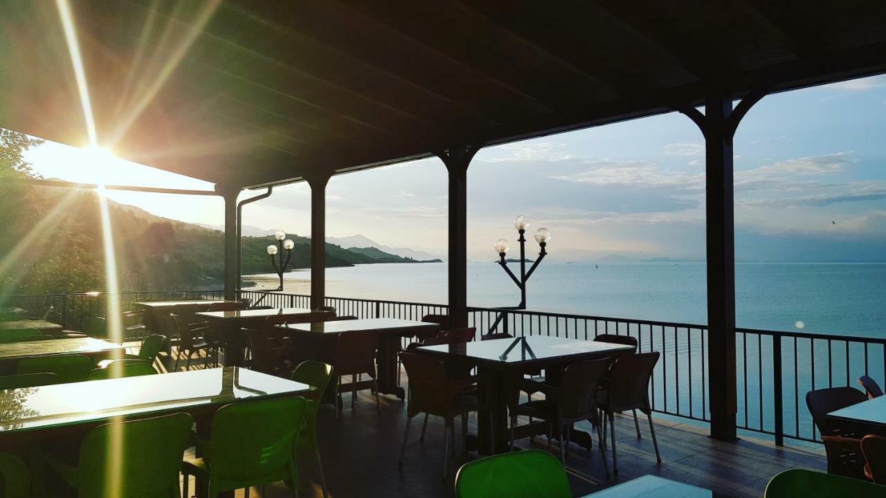 Rooms Lake View Balani Restaurant Shkodër Eksteriør billede