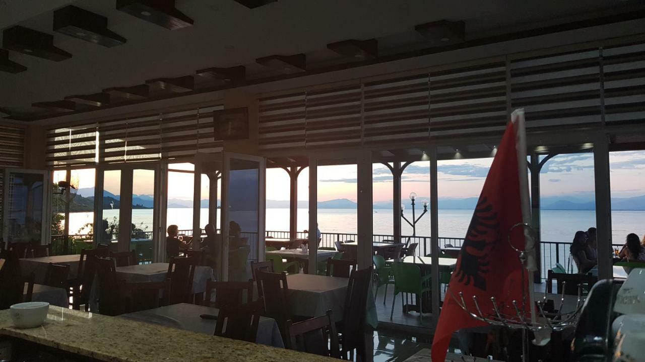 Rooms Lake View Balani Restaurant Shkodër Eksteriør billede